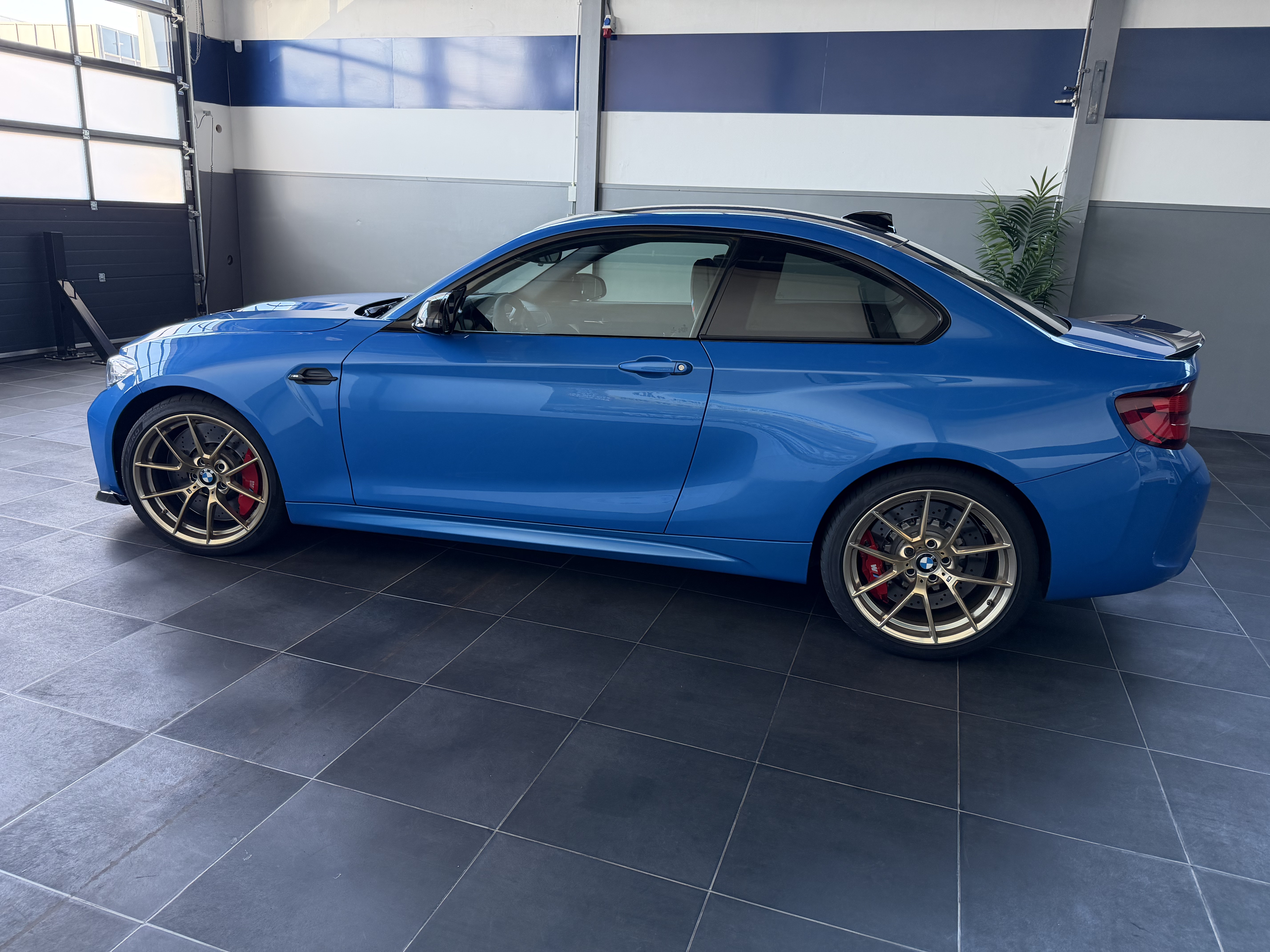 BMW M2 CS (F87)
